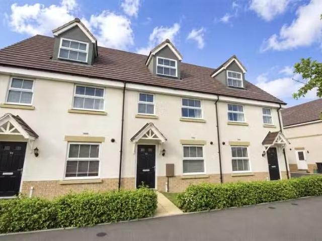 House for rent in Green Close, Warwickshire