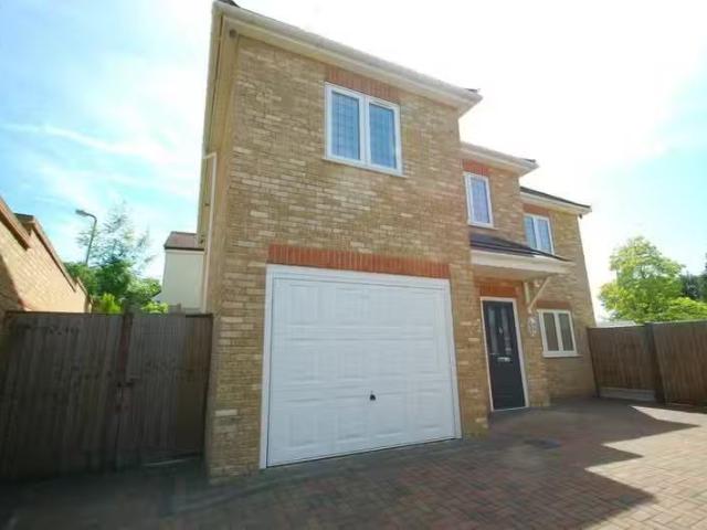 House for rent in Navestock Side, Essex