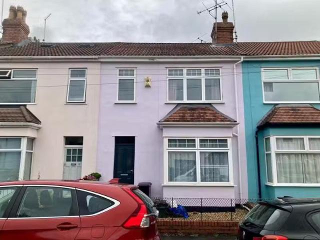 House for rent in Lower Halliford, Surrey
