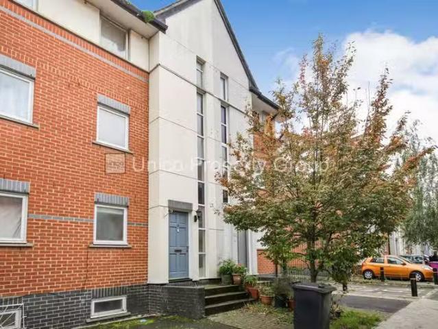 House for rent in Old Ford, Bow