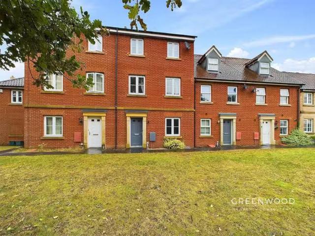 House for rent in Mile End, Fordham Heath