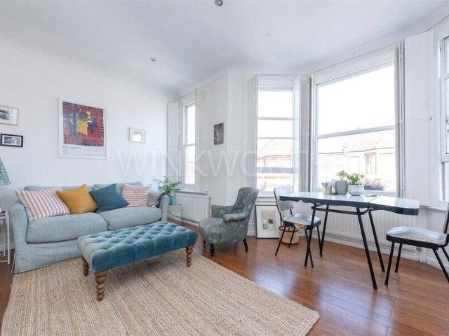 Apartment for rent in Cat Hill, England