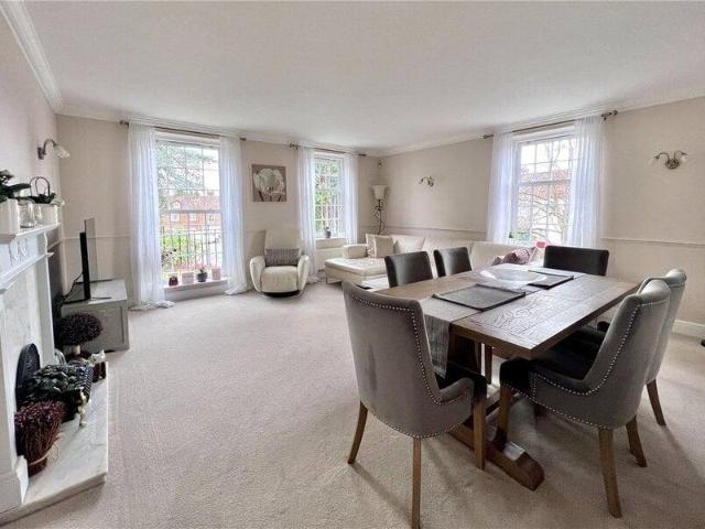 Apartment for rent in Beaconsfield Old Town, Beaconsfield
