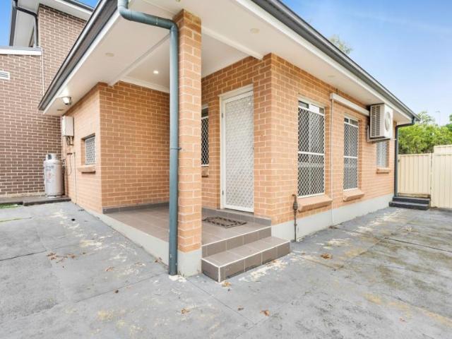 Apartment for rent in Bradbury, Sydney