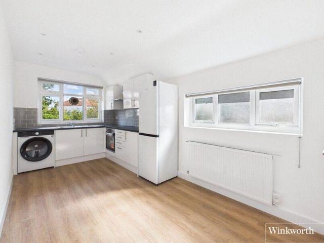 Apartment for rent in Cat Hill, England