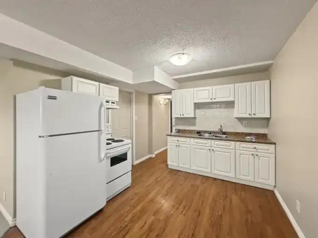 Apartment for rent in Bowness, Calgary