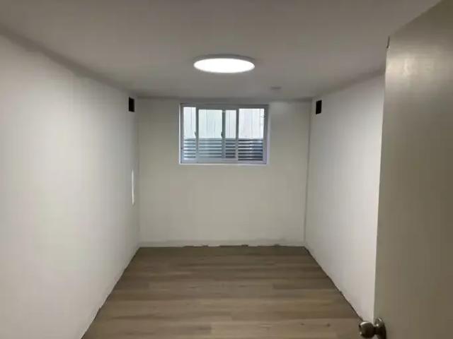 Apartment for rent in Tuxedo Park, Calgary