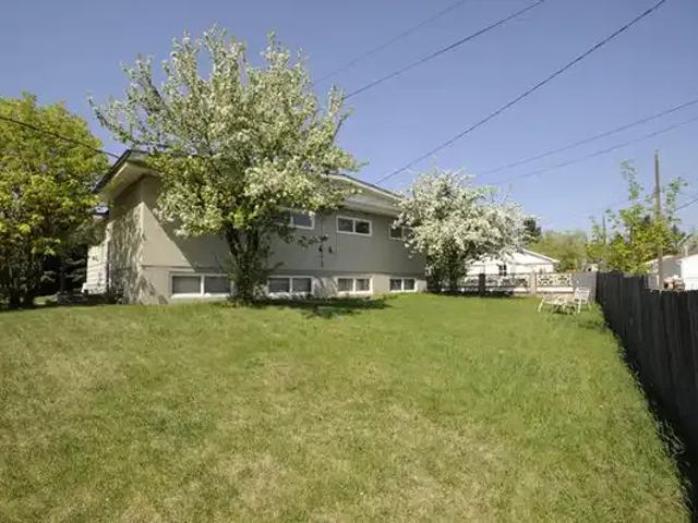 Apartment for rent in Banff Trail, Calgary