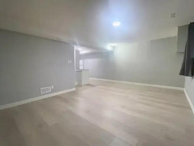 Apartment for rent in Bowness, Calgary