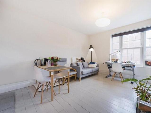 Apartment for rent in Camden Town, Somers Town