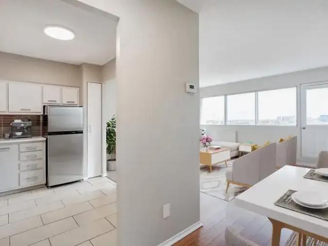 Apartment for rent in Dollard-des-ormeaux, Quebec