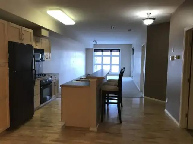 Apartment for rent in Wîhkwêntôwin, Edmonton