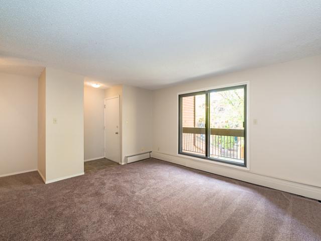 Apartment for rent in Wedgewood, Alberta