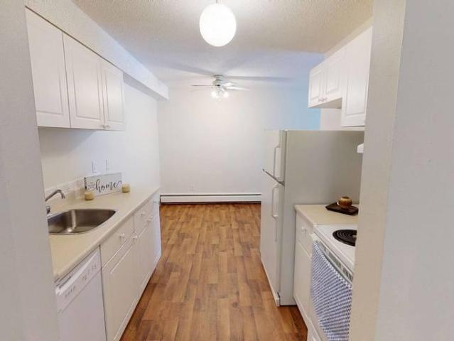 Apartment for rent in Wedgewood, Alberta
