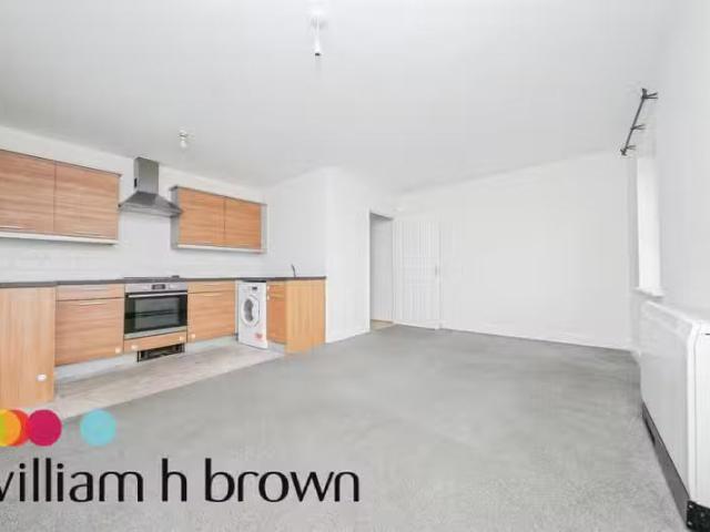 Apartment for rent in Mile End, Fordham Heath