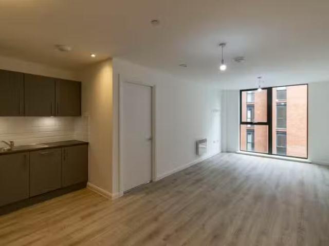 Apartment for rent in Hatch End, Greater London