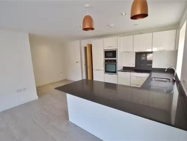 Apartment for rent in Falcon Lodge, Wales