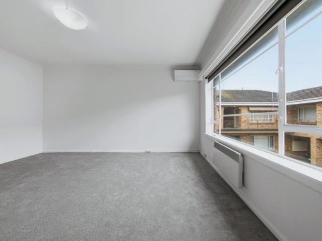 Apartment for rent in Glen Huntly, Melbourne