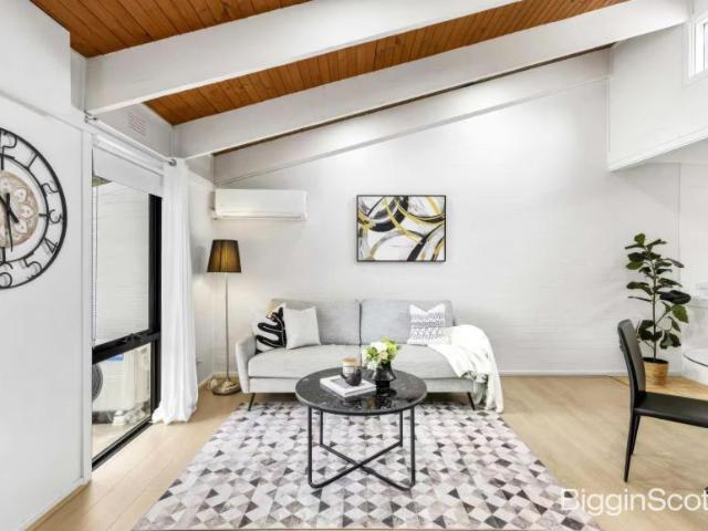 Apartment for sale in Glen Waverley, Melbourne