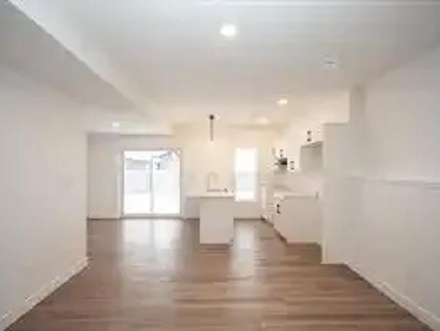 Apartment for rent in Whispering Ridge, Hamlet of Clairmont