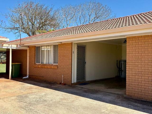 Apartment for rent in Harristown, Queensland