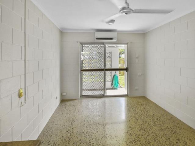 Apartment for rent in Holloways Beach, Cairns