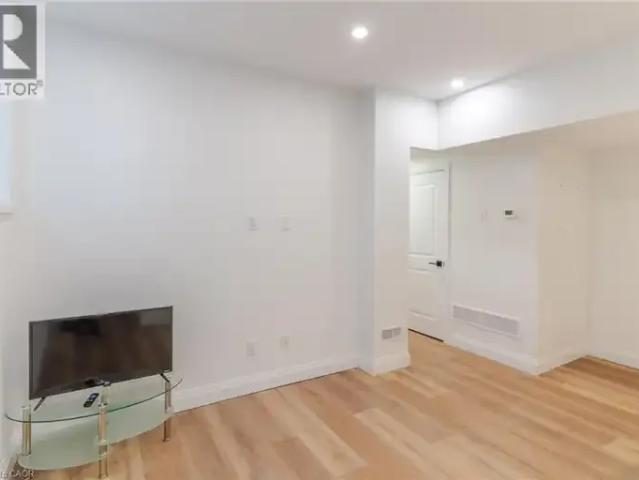 Apartment for rent in Meinzinger Park-Lakeside, Kitchener