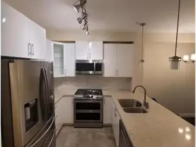 Apartment for rent in Walnut Grove, British Columbia