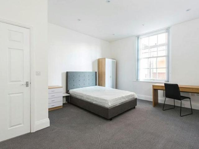 Apartment for rent in Woodhouse, West Yorkshire