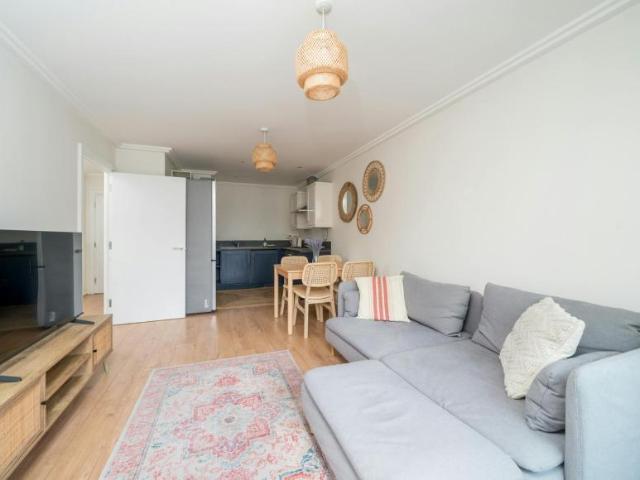 Apartment for rent in London Borough of Ealing, Greater London