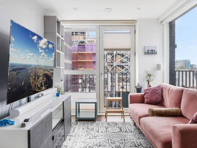 Apartment for rent in Lyons, Greater London
