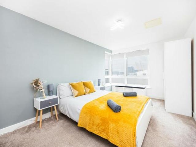 Apartment for rent in Virginia Quay, Blackwall