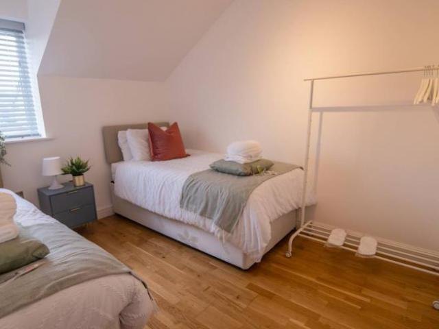 Apartment for rent in Lyons, Greater London