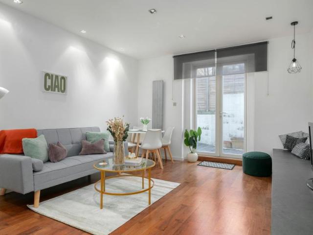 Apartment for rent in Highbury, Greater London