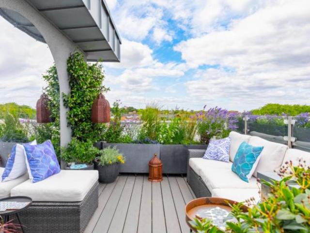 Apartment for rent in Lyons, Greater London