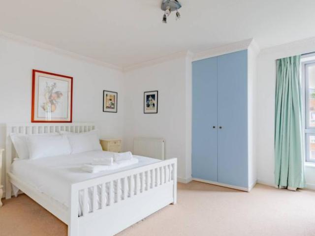 Apartment for rent in Lyons, Greater London