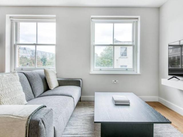 Apartment for rent in Lyons, Greater London