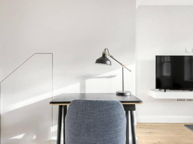 Apartment for rent in Lyons, Greater London
