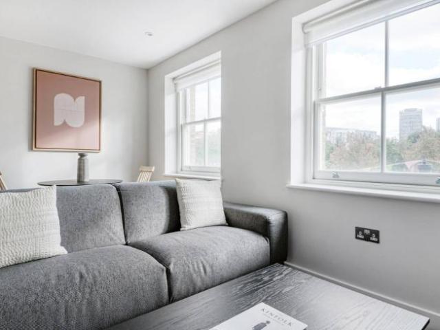 Apartment for rent in Lyons, Greater London
