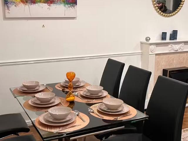 Apartment for rent in London Borough of Merton, Merton Park