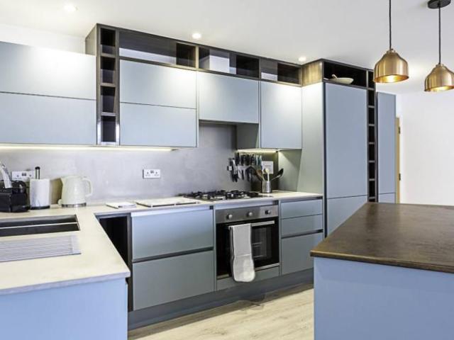 Apartment for rent in Lyons, Greater London