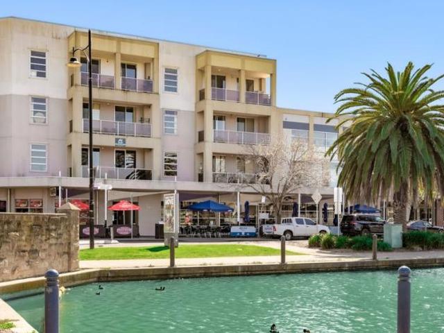 Apartment for rent in Mawson, District of Woden Valley