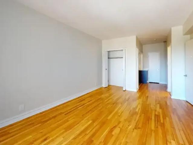 Apartment for rent in St. Leonard's, Quebec
