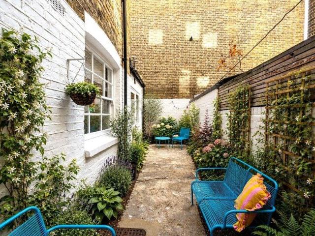 Apartment for rent in Cat Hill, England