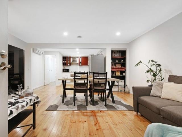 Apartment for sale in Oakleigh East, Melbourne