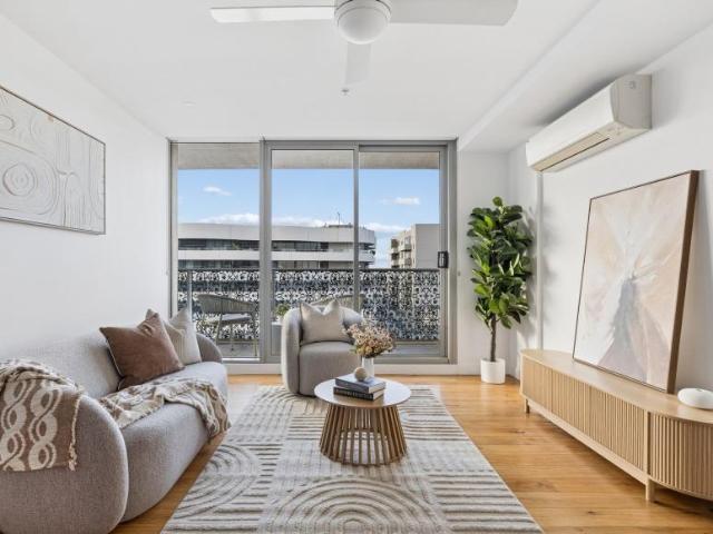 Apartment for sale in Port Melbourne, Melbourne