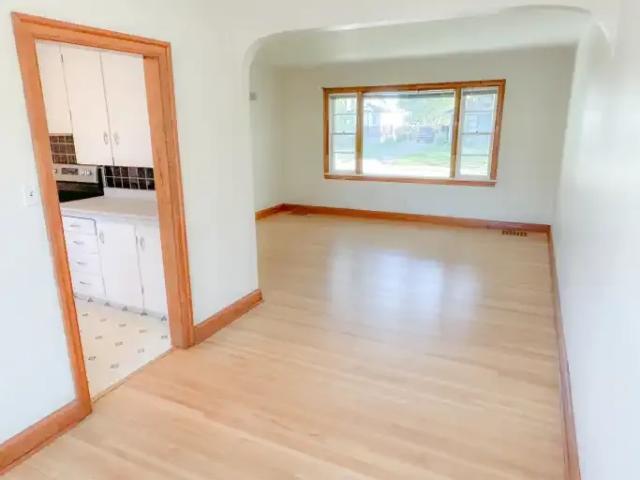Apartment for rent in Lakeview Place, Regina
