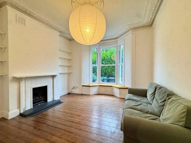 Apartment for rent in Cat Hill, England