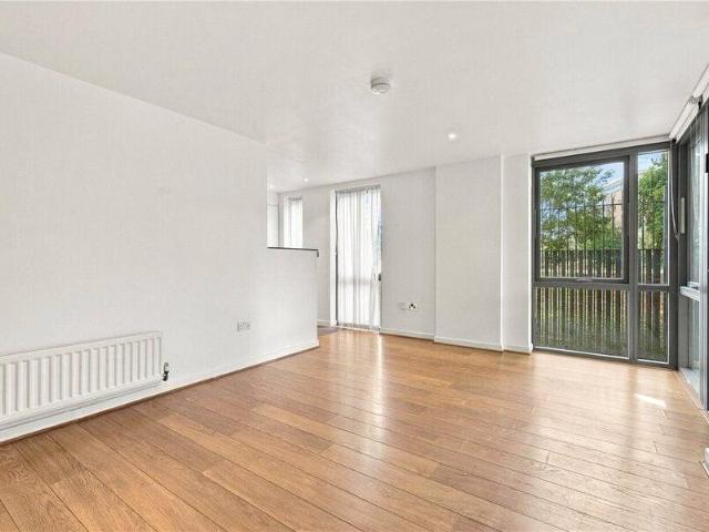 Apartment for rent in Cat Hill, England