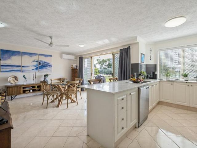 Apartment for sale in Surfers Paradise, Gold Coast City